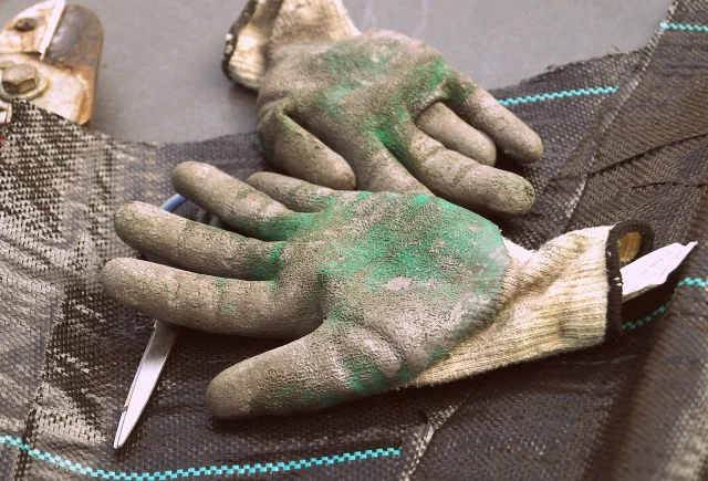 gardening gloves