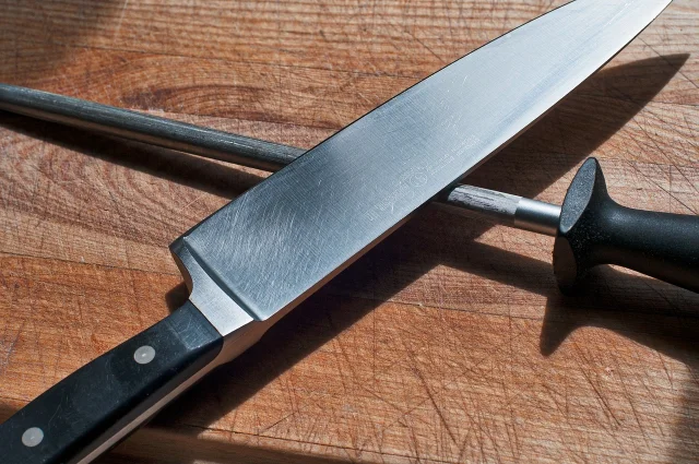 how to get rust off kitchen knives